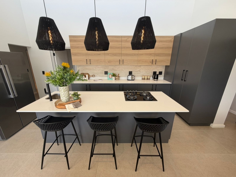 3 Bedroom Property for Sale in Heiderand Western Cape